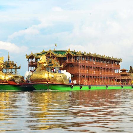 Mandalay Karaweik Mobile Hotel Extérieur photo
